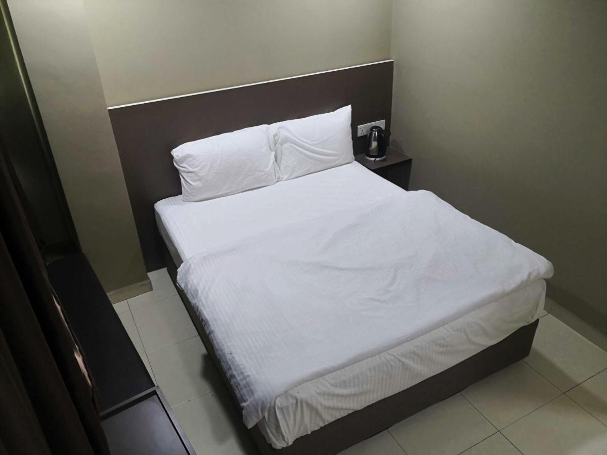 Tropika Garden Hotel Kulai Джохор-Бару Экстерьер фото