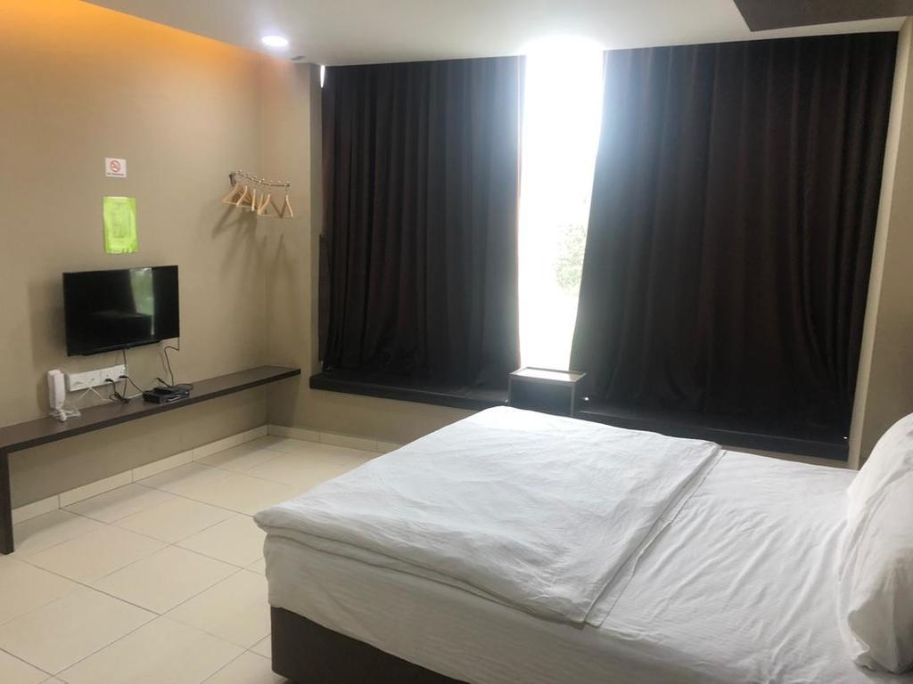 Tropika Garden Hotel Kulai Джохор-Бару Экстерьер фото