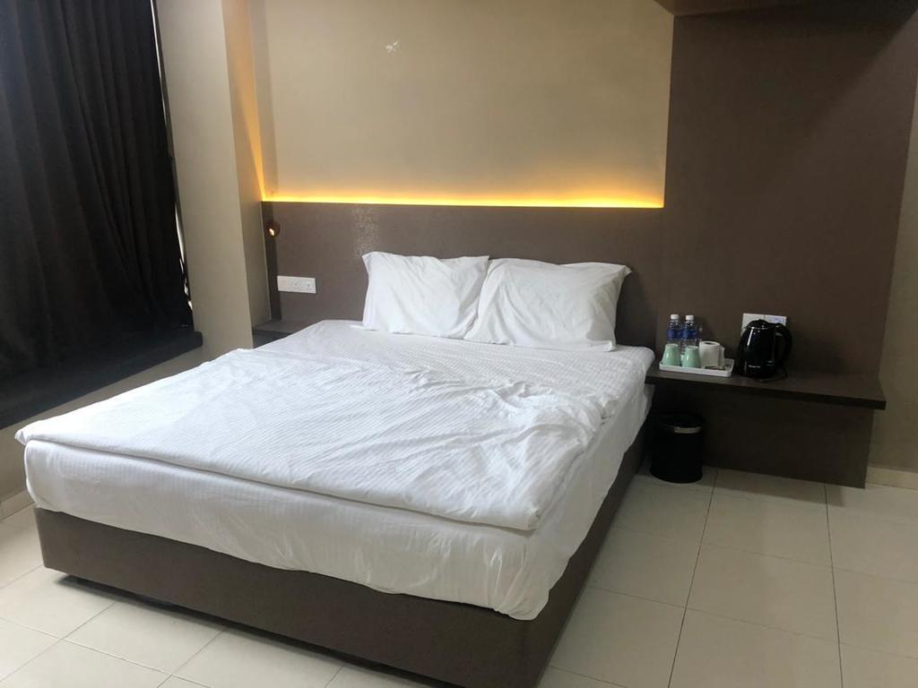 Tropika Garden Hotel Kulai Джохор-Бару Экстерьер фото
