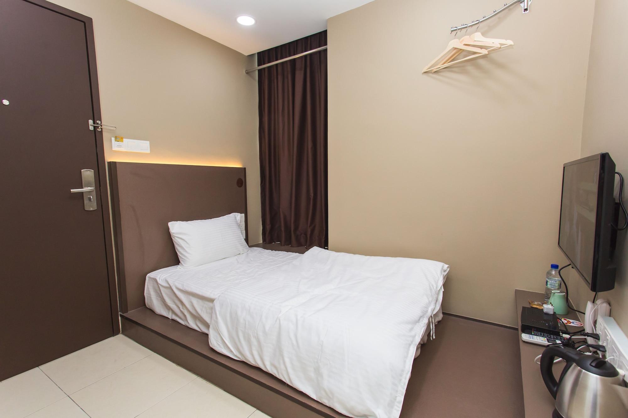 Tropika Garden Hotel Kulai Джохор-Бару Экстерьер фото